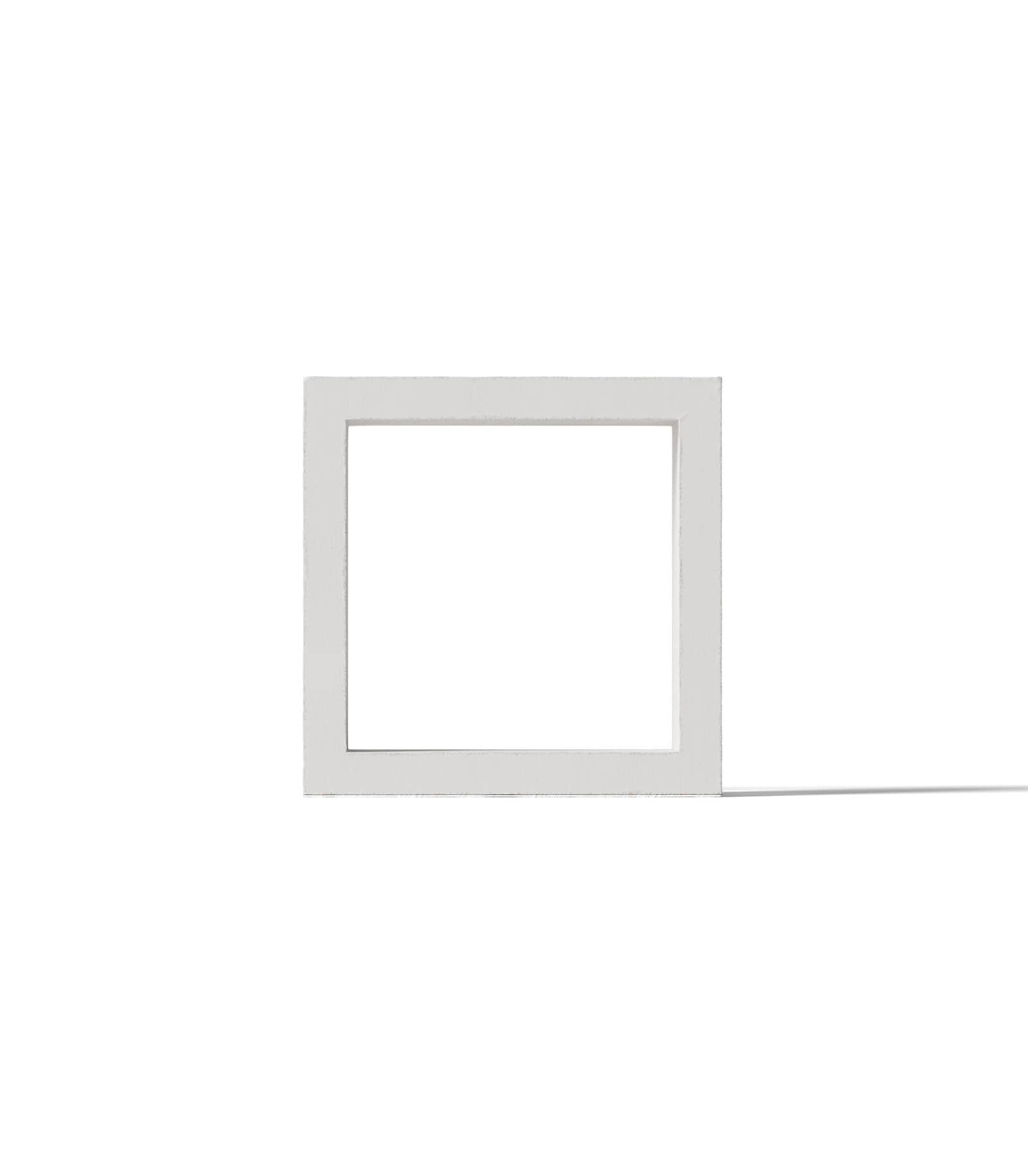 Mockup white frame v1 front Mockup White Frame V1 Front